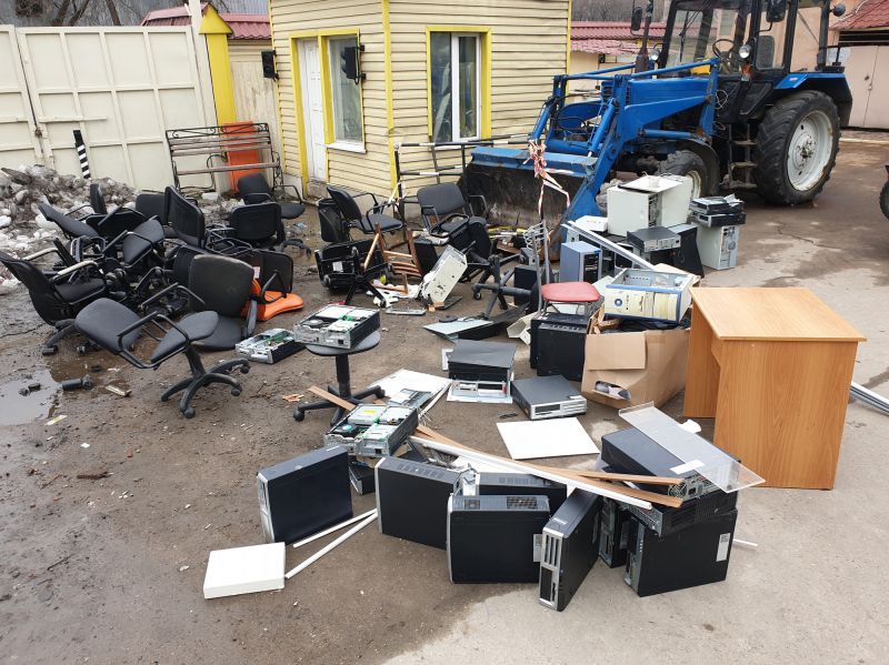 Office Furniture Removal in Roseville, CA